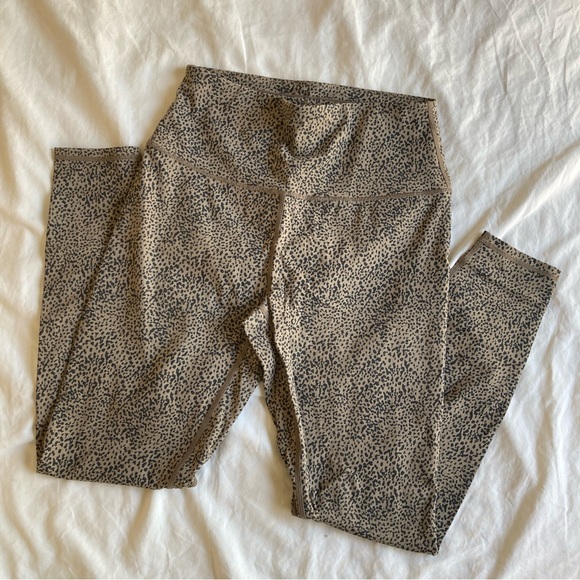 Varley Let’s Go 7/8 legging - painterly spot EUC - Picture 8 of 8